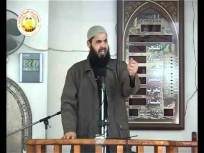 رغم انتقاده لحكم حماس داعية سلفي يهاجم بشدة دعوات “تمرد في غزة” ضد حكم حماس ويعتبر تأييدها خيانة