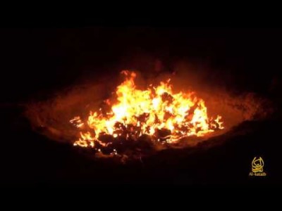 حركة الشباب المجاهدين تنشر فيديو لهجوم قوي على أحد مواقع العدو وقتل من فيه واغتنام أسلحتهم وعتادهم