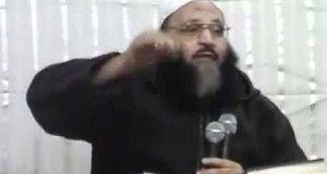 شاهد بالفيديو.. شيخ سلفي: لو تمكن شنودة فهو الإمام!!