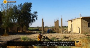 صور.. مقاتلو الدولة الإسلامية يرابطون على جبهة مطار دير الزور ويشتبكون مع جنود النظام النصيري