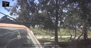 فيديو لجانب من المعارك حول عين الإسلام – كوباني وتفجير شاحنة مفخخة وتدمير مواقع المليشيات
