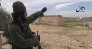 شاهد: أحد مقاتلي الدولة الإسلامية بُعيد سيطرتهم على قرى استراتيجية في ريف كوباني: فتحناها بالتكبير