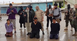إقامة الحد على مقاتلين مع المليشيات الكردية وعميل جنده النظام النصيري لخطف المهاجرين وتسليمهم