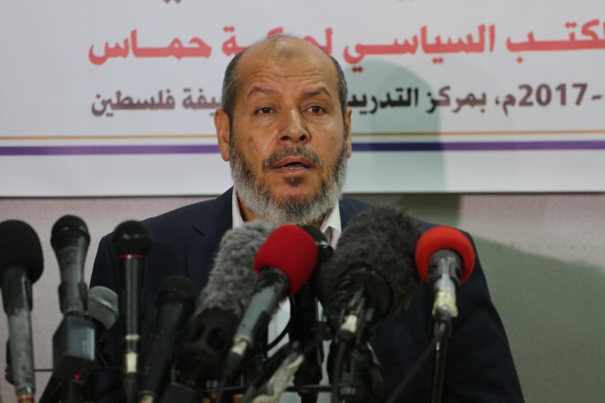 حماس ترحب بعودة دحلان إلى غزة -كانت تصفه بالعميل المجرم زعيم التيار الخياني في فتح-!
